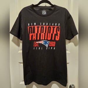 Men's NFL New England Patriots T-Shirt, Size Medium